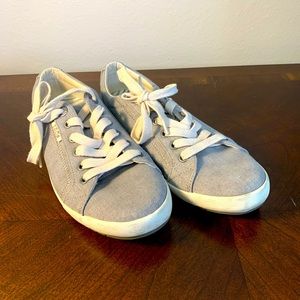 Taos Women’s Sz 8.5 Plim Soul Gray Fabric Closed Toe Low Top